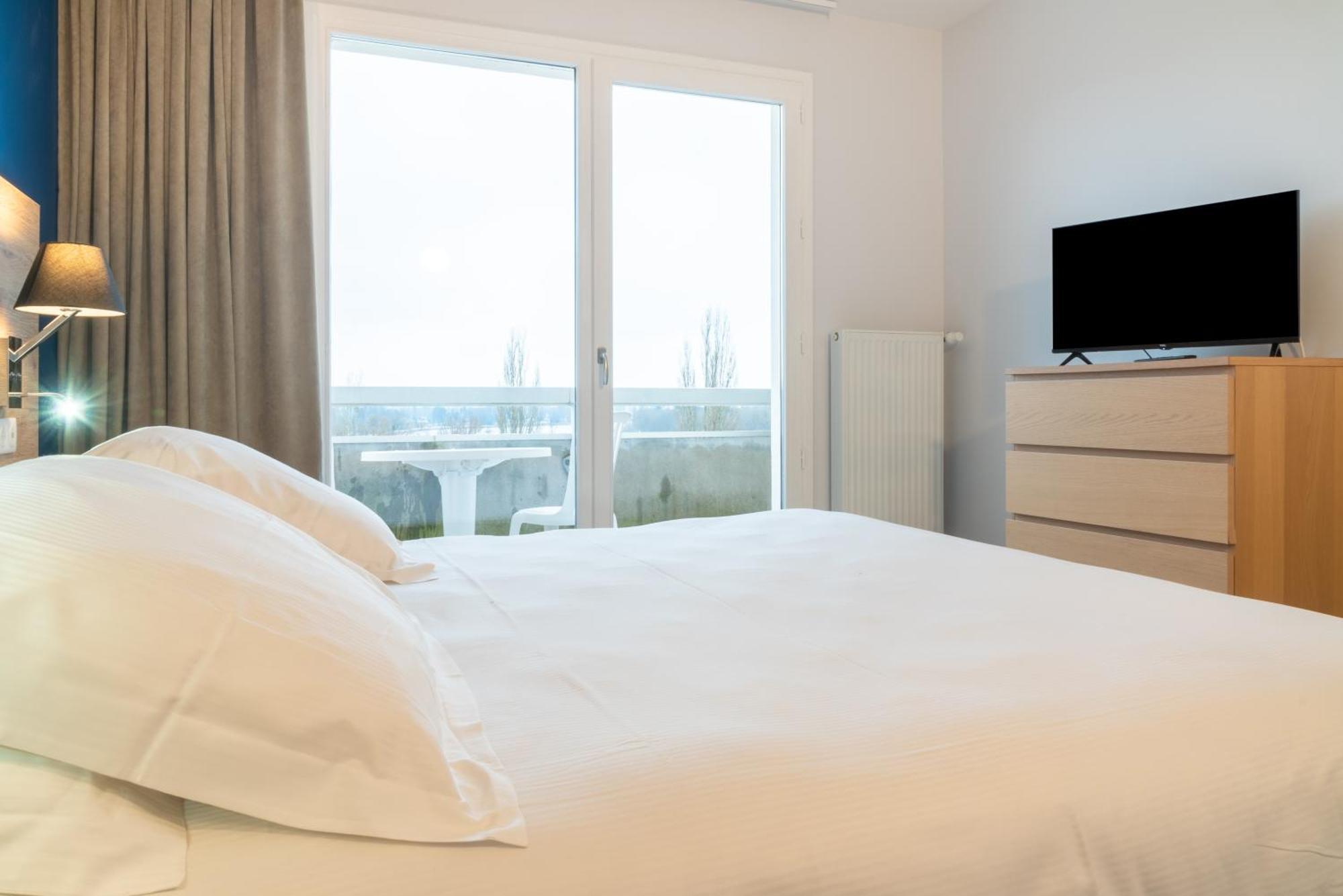 Brit Hotel Le Parc Vichy เบลเลอริฟ-ซูร์-อัลลิเยร์ ภายนอก รูปภาพ