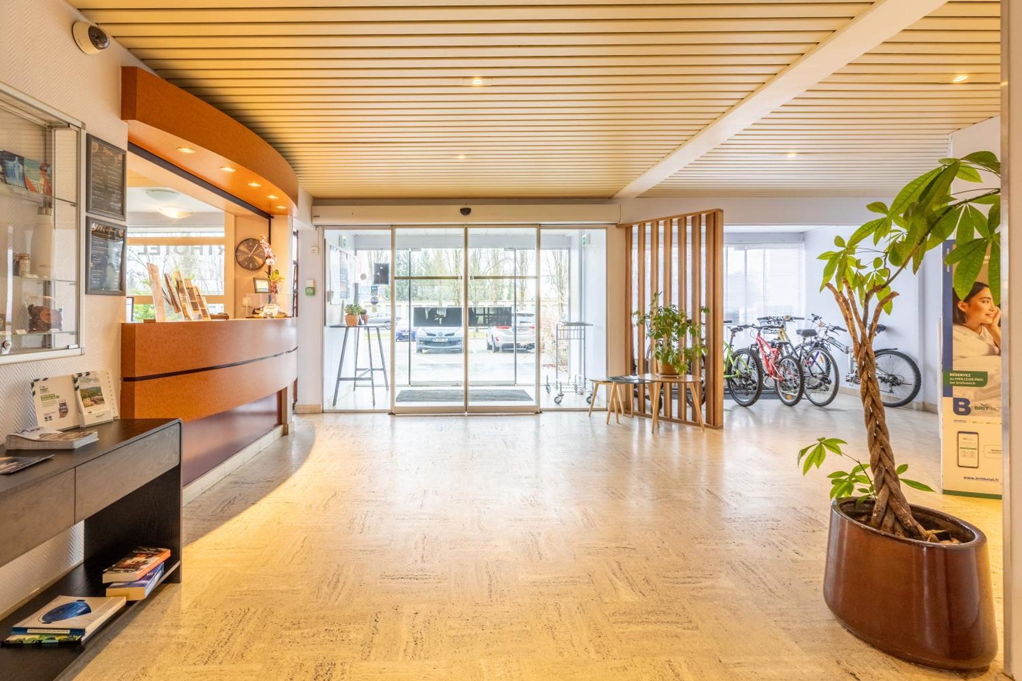 Brit Hotel Le Parc Vichy เบลเลอริฟ-ซูร์-อัลลิเยร์ ภายนอก รูปภาพ
