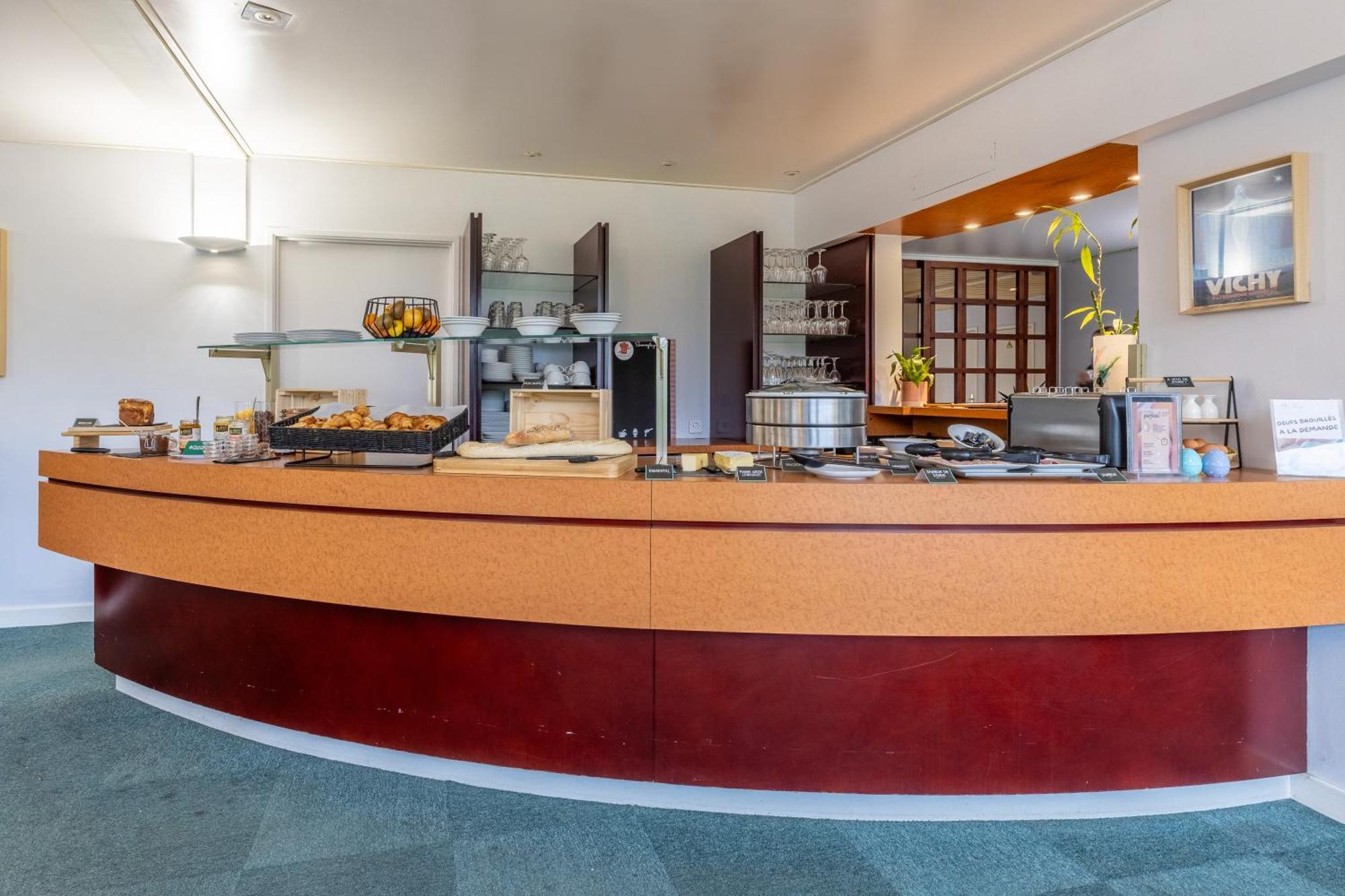 Brit Hotel Le Parc Vichy เบลเลอริฟ-ซูร์-อัลลิเยร์ ภายนอก รูปภาพ