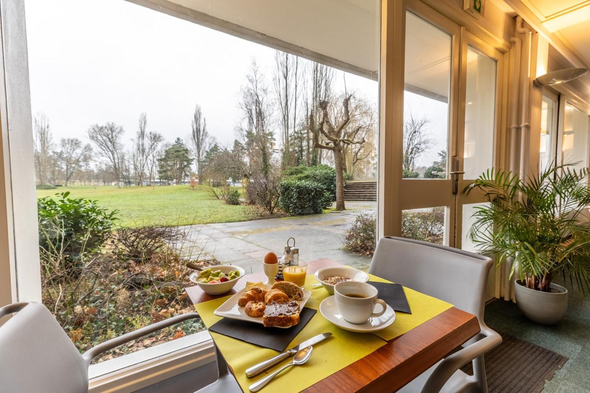 Brit Hotel Le Parc Vichy เบลเลอริฟ-ซูร์-อัลลิเยร์ ภายนอก รูปภาพ