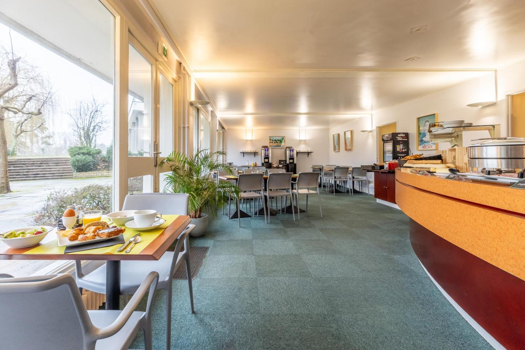 Brit Hotel Le Parc Vichy เบลเลอริฟ-ซูร์-อัลลิเยร์ ภายนอก รูปภาพ