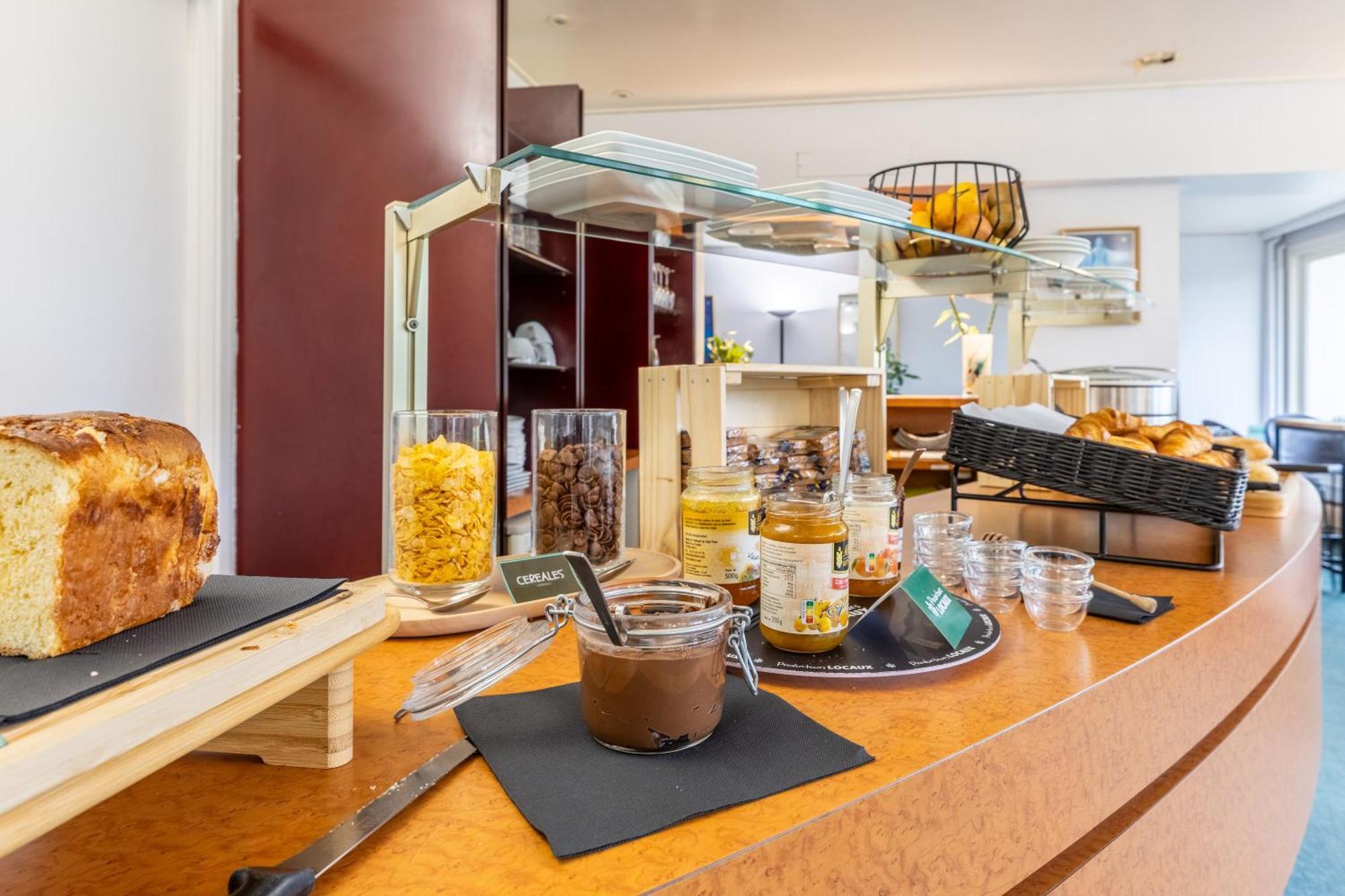 Brit Hotel Le Parc Vichy เบลเลอริฟ-ซูร์-อัลลิเยร์ ภายนอก รูปภาพ